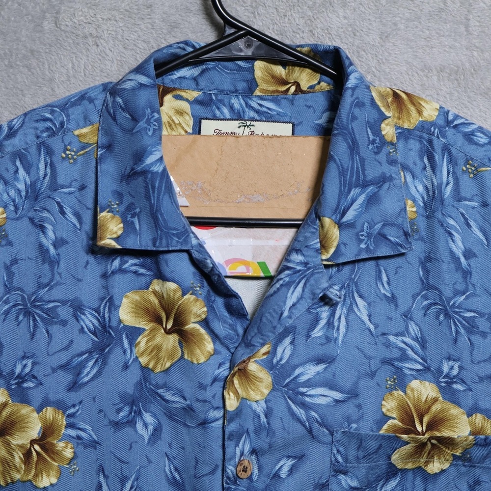 Tommy Bahama Shirt Mens Medium Blue Silk Hibiscus Floral Hawaiian Camp Casual